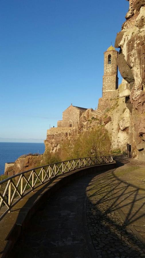 La Tartaruga Spiaggiata - Bilocale Centrale A Pochi Metri Dalla Spiaggia Castelsardo Zewnętrze zdjęcie
